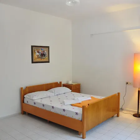 Quarto em Acomodações Particulares Mursel Garden