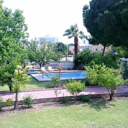 Quarto em Acomodações Particulares Mursel Garden