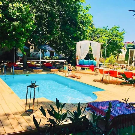 ホームステイ Mursel Garden *